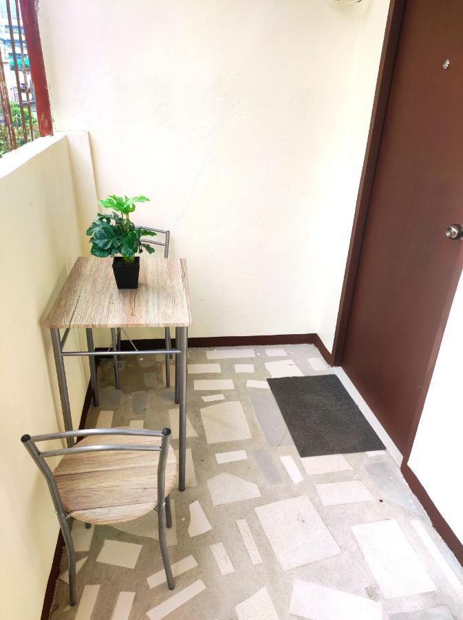 Airport Villamor Transient Rooms Manila Eksteriør billede