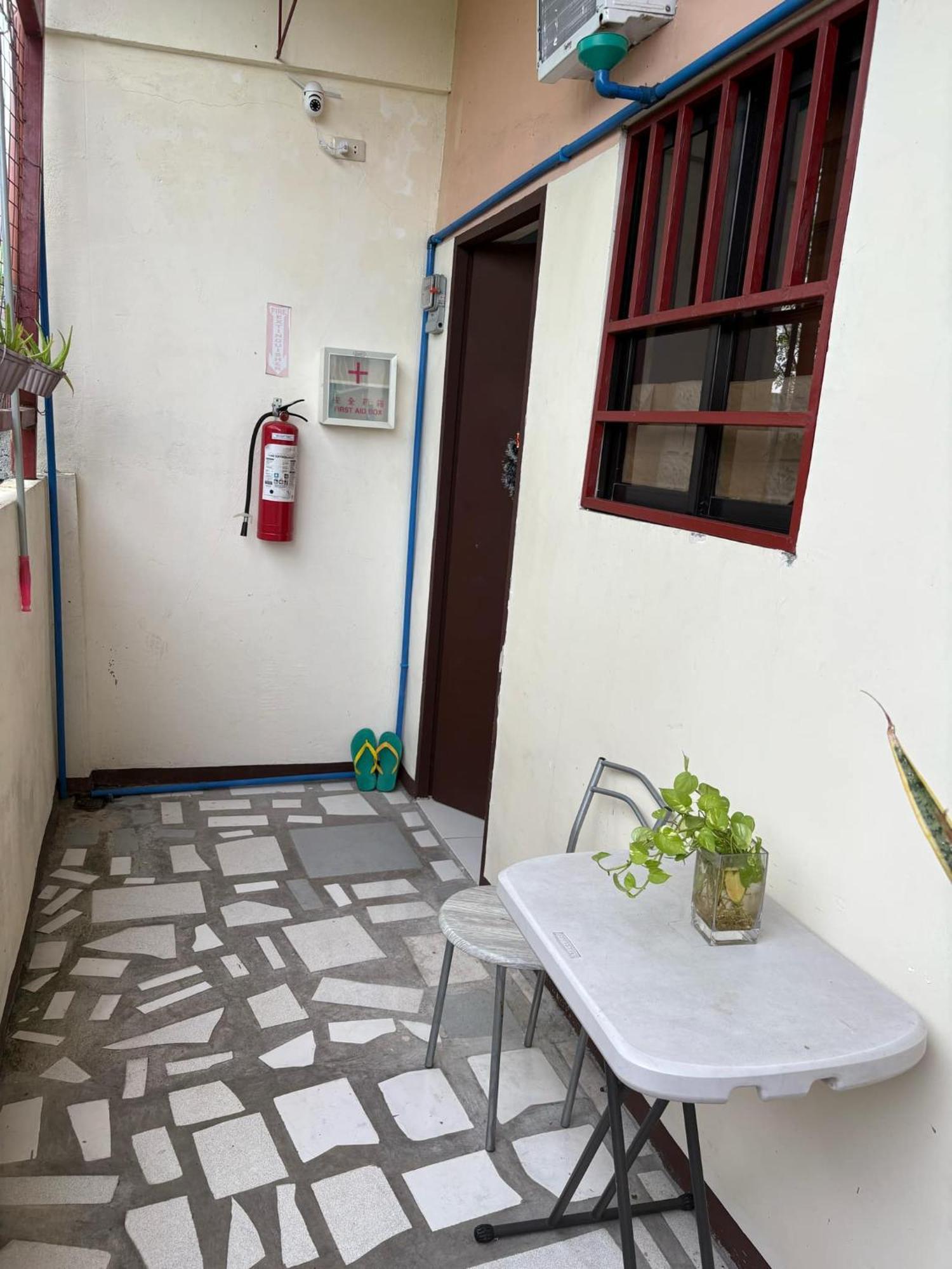 Airport Villamor Transient Rooms Manila Eksteriør billede